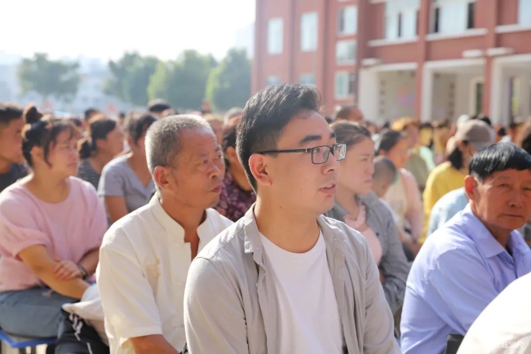 邓州解放商城学校百日誓师大会,邓州市中学家长会