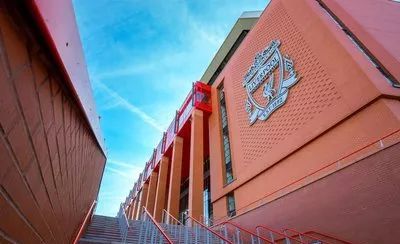 等一个人，陪我去利物浦