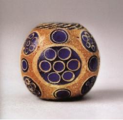 蜻蜓眼古珠,外国人看曾侯乙墓出土文物