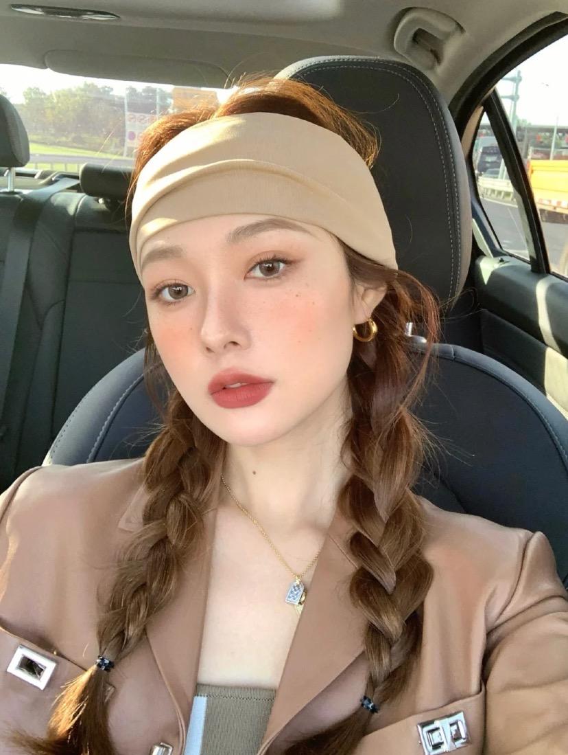 披发显脸小的发型,初中生可以扎的发型显脸小超可爱