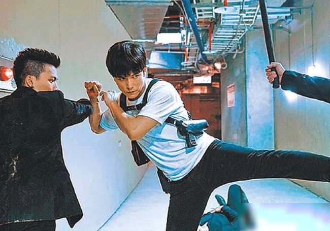 邱泽身价多少亿,邱泽资料及照片