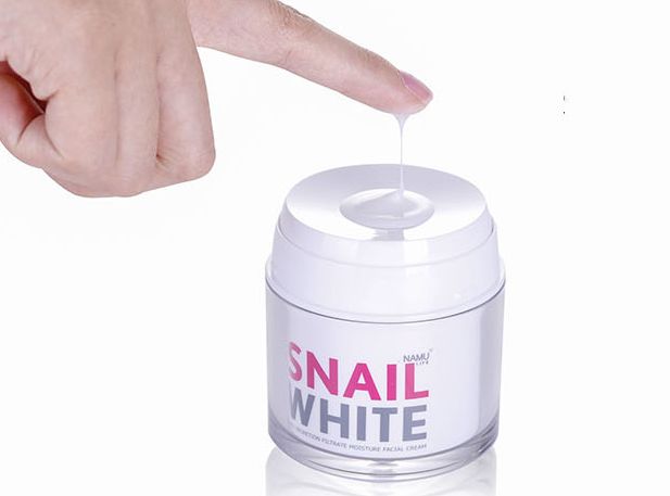 护肤品看到这些成分一定要扔掉,护肤品乱买时间久了又扔掉