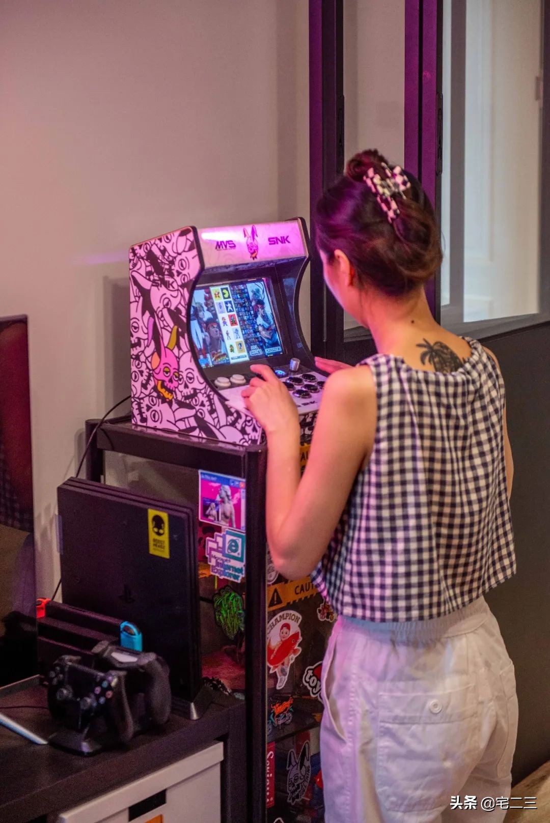 霓虹灯下，他们的“摇滚之家”