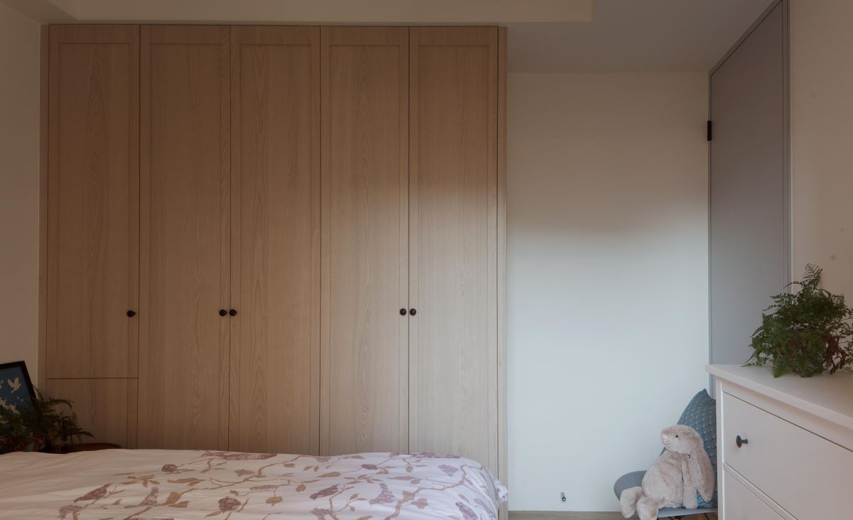 衣柜门没选对,衣柜门推拉门和平开门哪个价格高