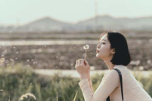 35岁的中年女人婚姻不幸福怎么办,40岁女人婚姻最悲哀的事