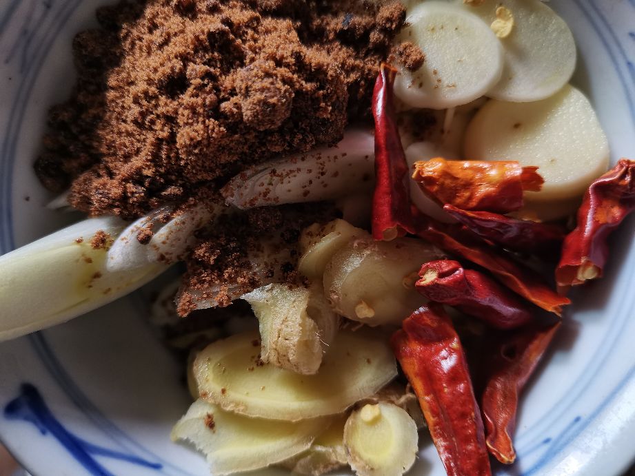 红烧白鲳鱼怎么去土腥味,红烧白鲳鱼干