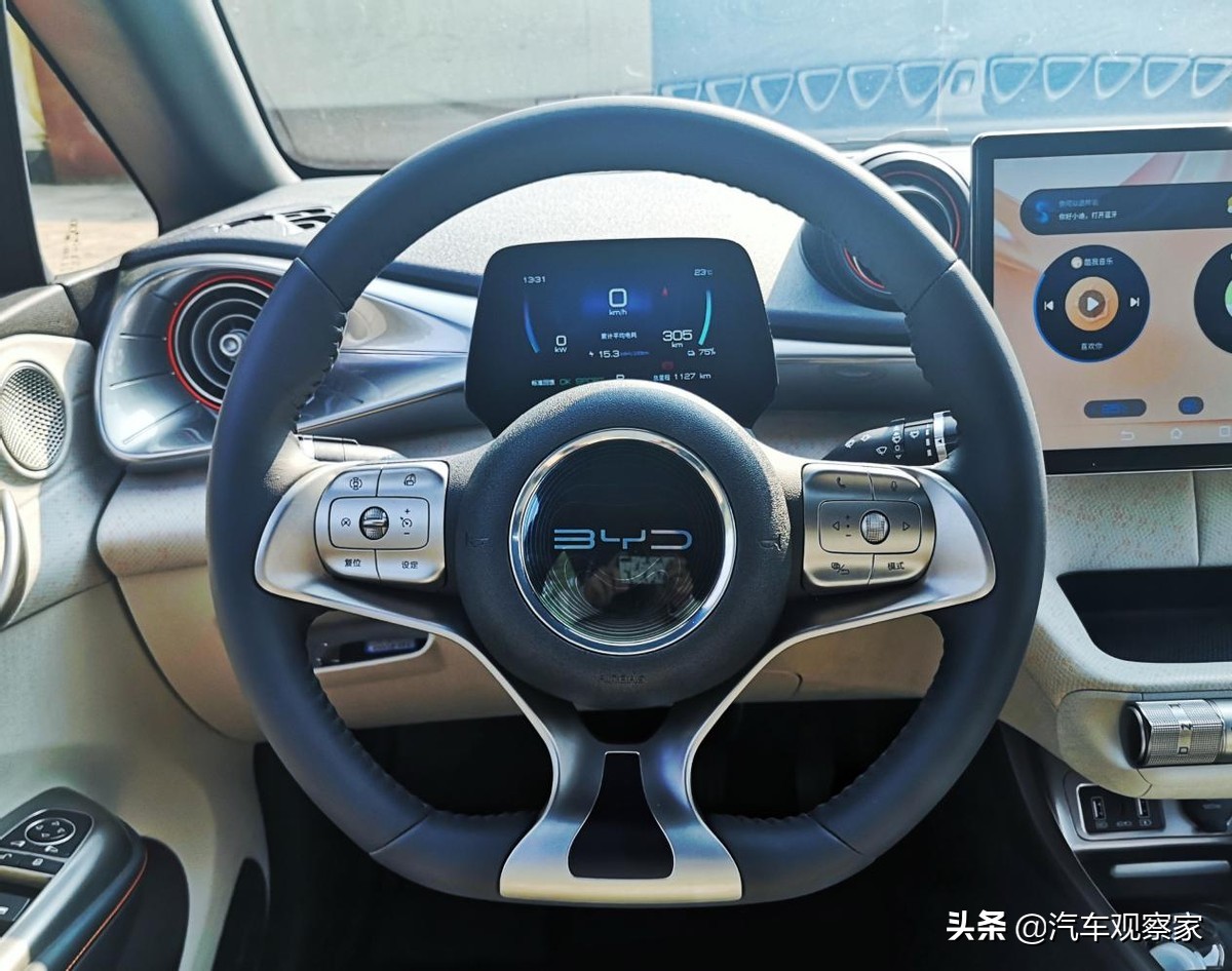 试驾比亚迪海豚50万纪念版pro,十万级纯电新选择试驾比亚迪海豚