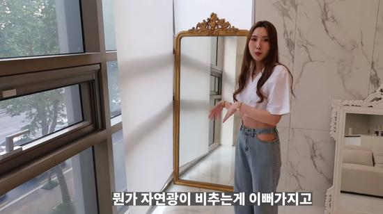 韩国女生独居公寓,韩国美女晒衣服