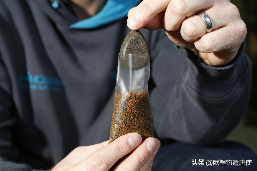 老外钓鱼打窝,老外打窝钓鱼视频大全