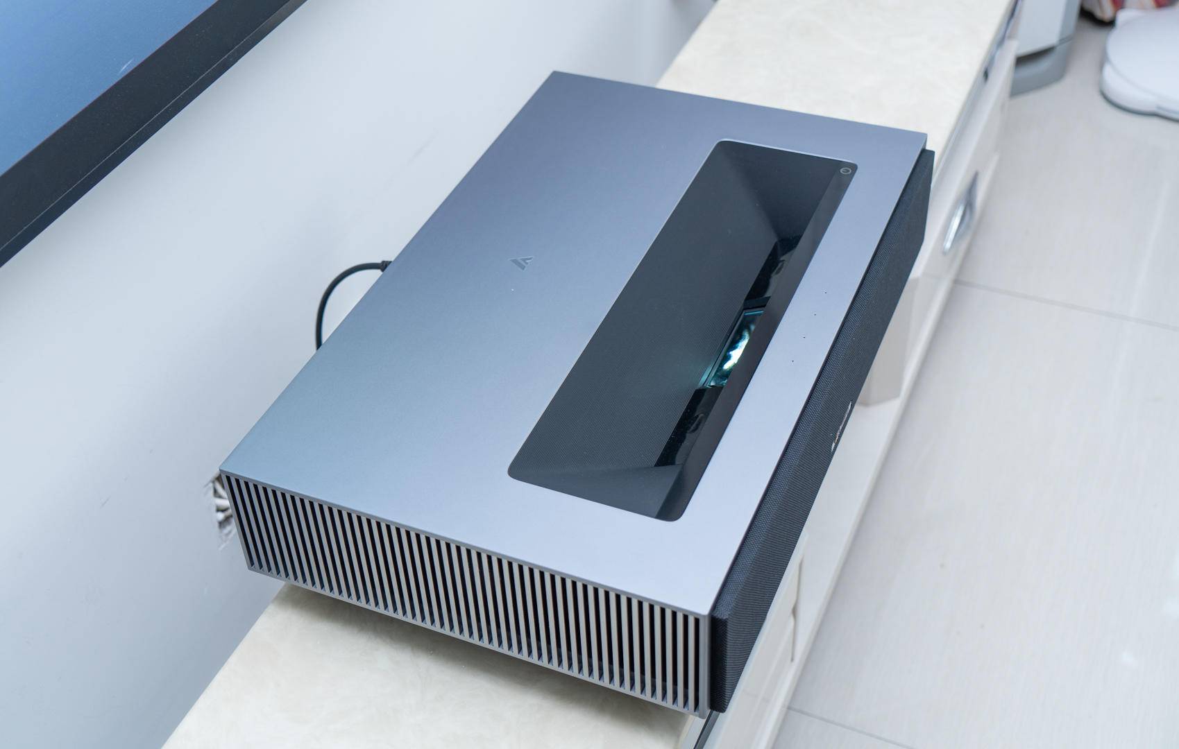 100英寸激光电视机测评,激光电视80寸和100寸差多少