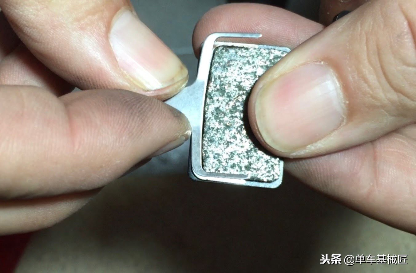 山地车油碟刹车为什么异响,油压碟刹的山地车怎么清洗