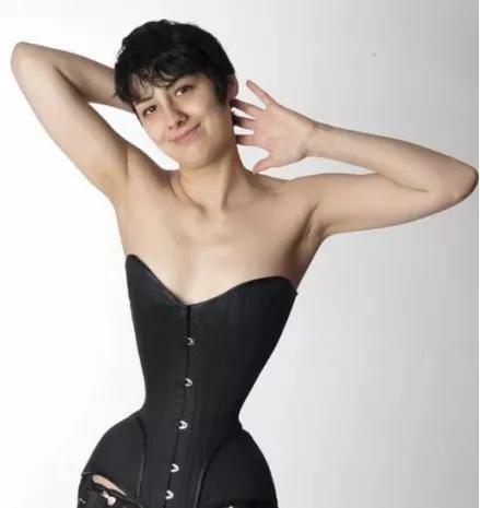 戴束腰子宫下垂,网红束腰导致内脏下垂