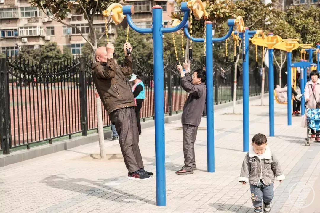 郑州火车头体育场视频,郑州市二七区火车头体育场