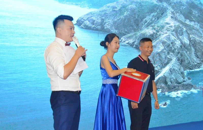 群英荟萃共话新经济，成都室内装饰行业协会设计师论坛圆满落幕