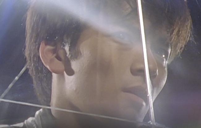 靠人类复活的奥特曼,泰罗借助所有人类的力量,强行变成奥特战士