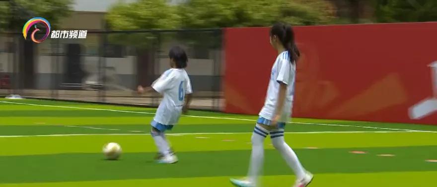 中国女足首球,中国女足主题球场落地大凉山