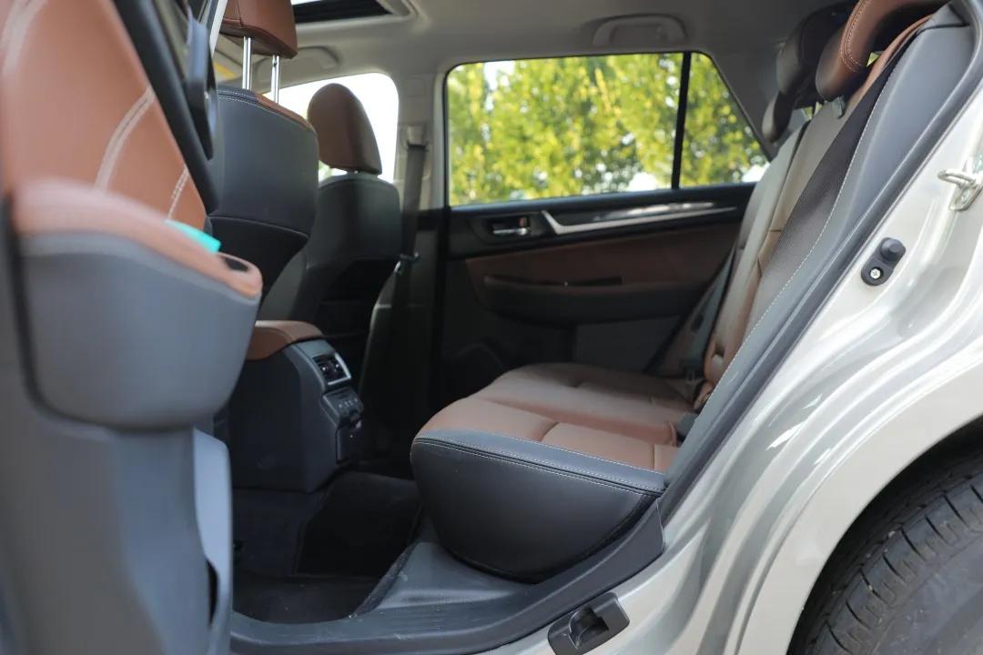 试驾斯巴鲁傲虎探越版,踢车帮最新款斯巴鲁傲虎试驾视频