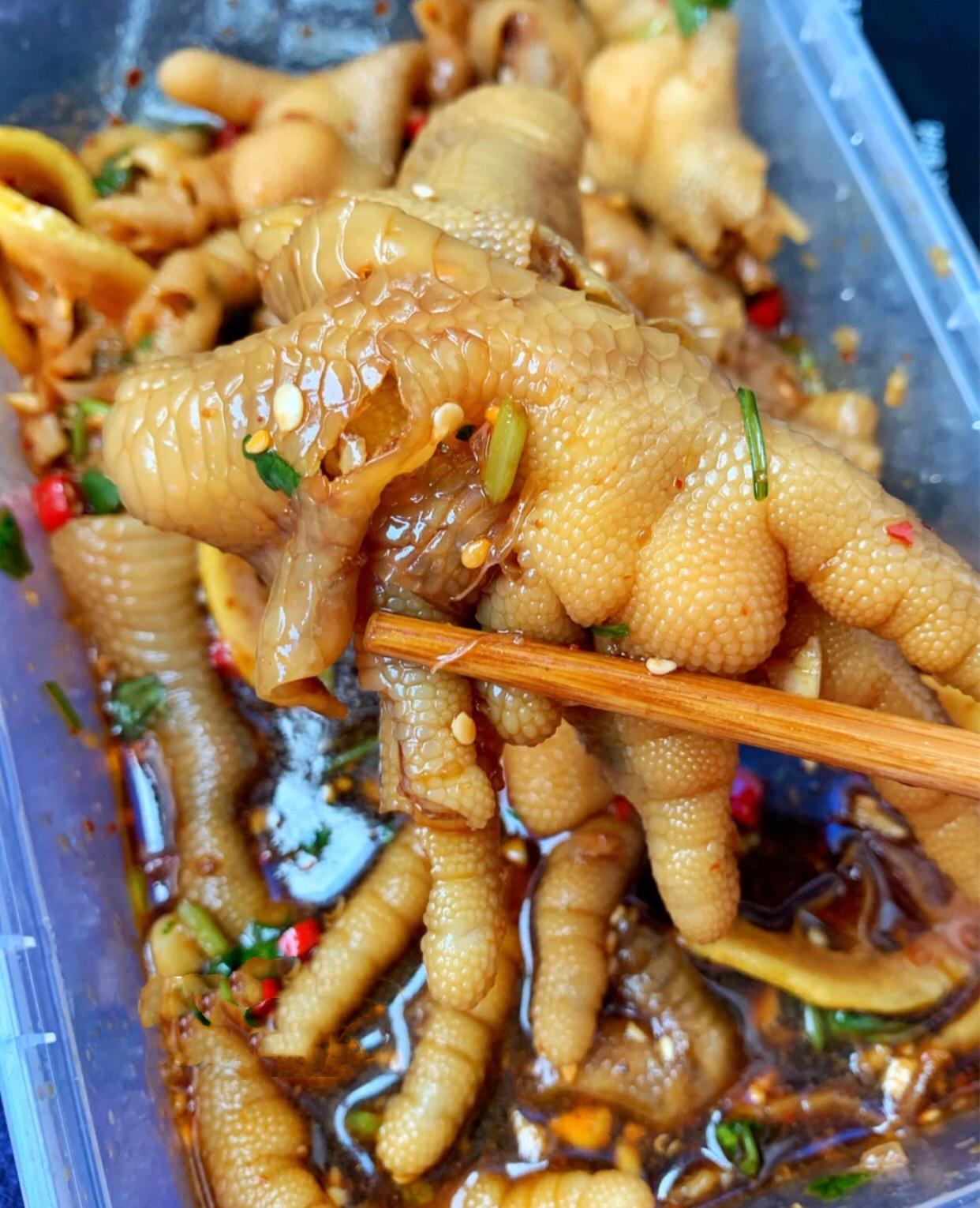 软烂脱骨鸡爪的做法,脱骨鸡爪煮法