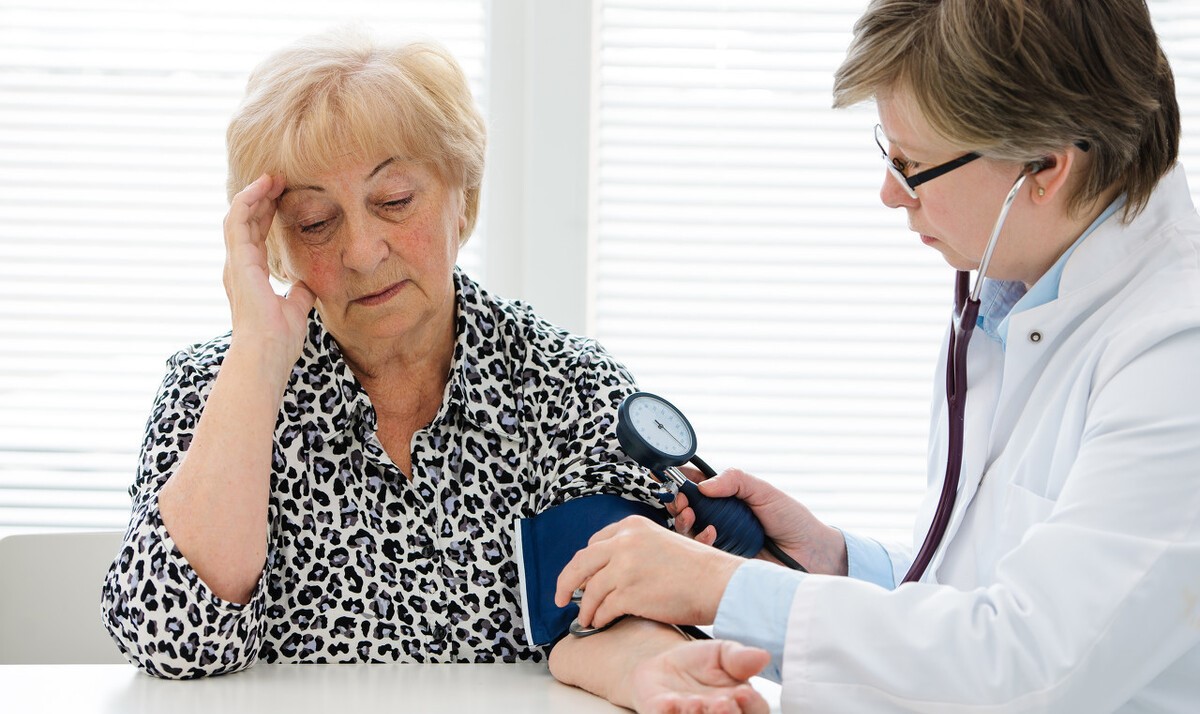 有高血压又有血管狭窄怎么办,高血压引起肾有问题看哪个科室