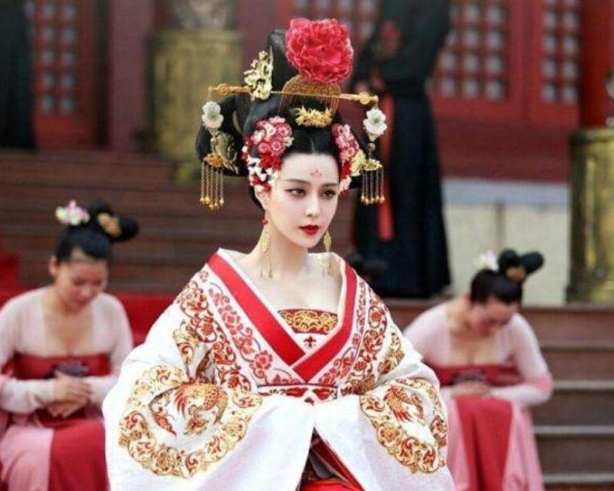 一代女皇武则天无字碑之谜,在无字碑上对武则天作全面评价