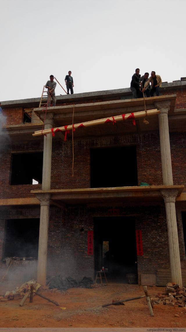 农村自建房怎样才算上梁,农村建房上梁有什么讲究