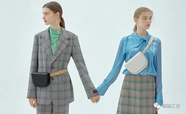 韩剧小女孩看上一款包,韩国小姐姐都背什么包包