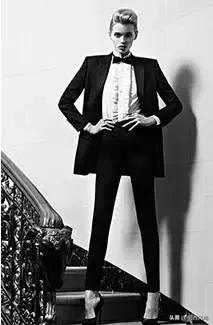 最有才华的设计师:少年成名,被迪奥解雇,在恋人帮助下创造YSL