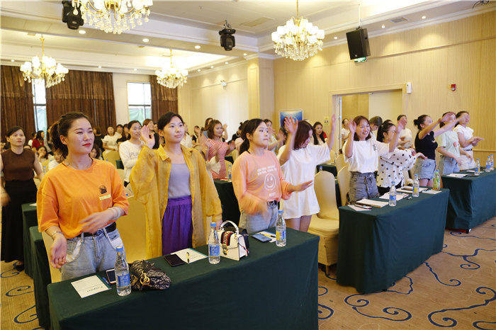 恒之成商贸2019第二届美容精英训练营开课了