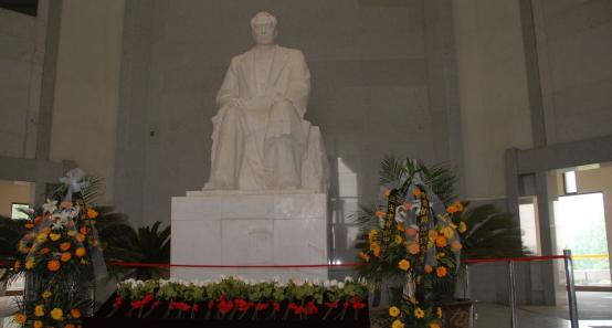 周恩来身居高位，却朴素如民，去饭店吃饭，也就点这么几道便宜菜