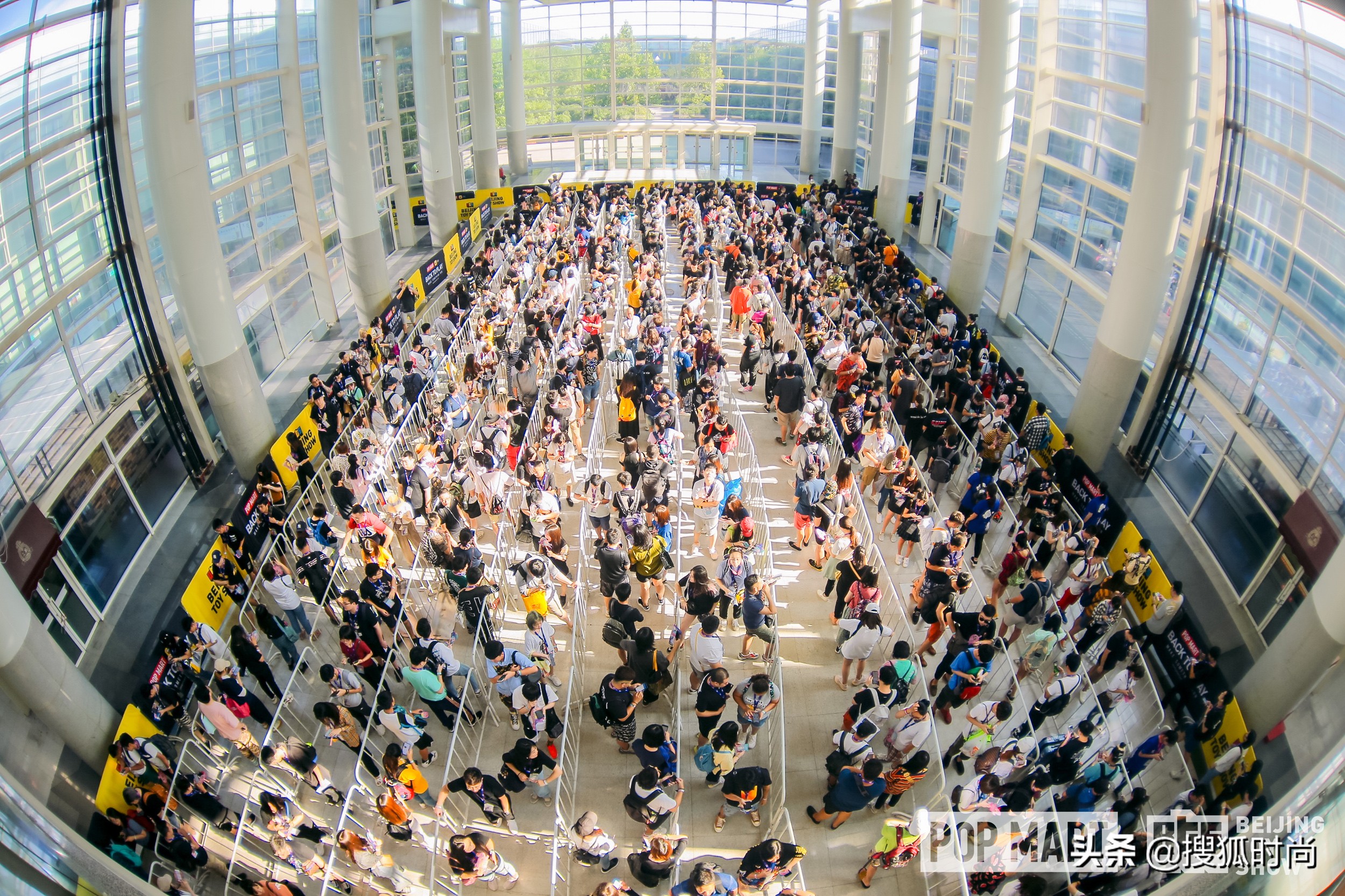 与其眼巴巴看黄晓明因玩具上热搜，不如跟我逛逛京城最潮玩具展