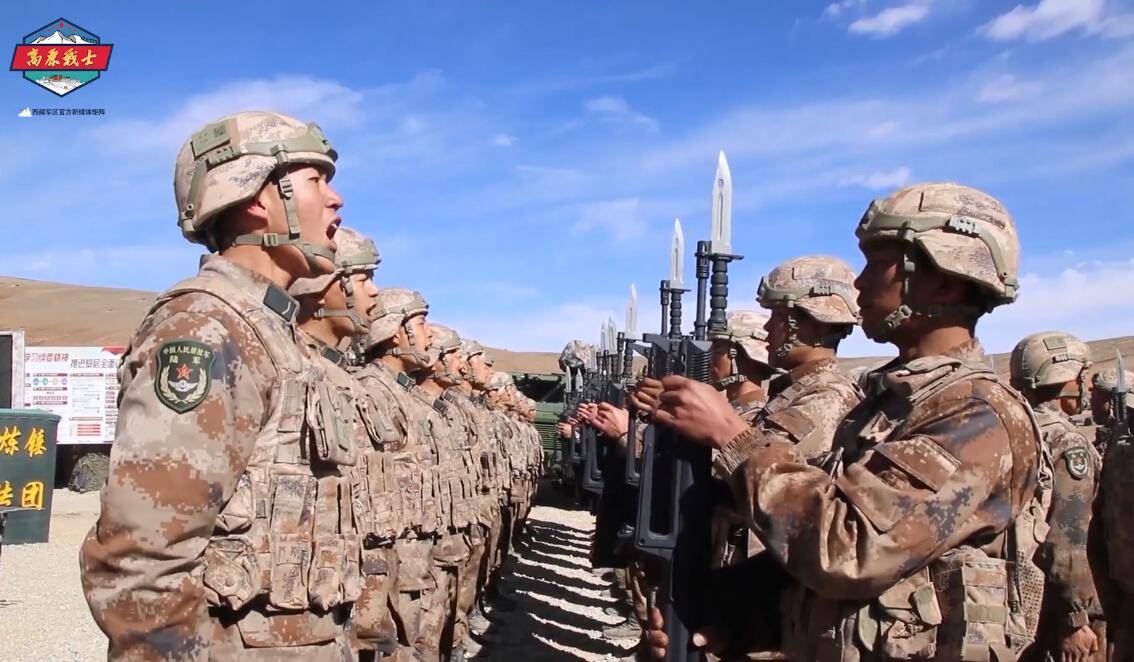 解放军新型迷彩单兵装备,从头到脚全副武装