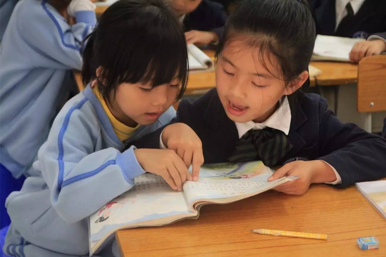 孩子上课不敢发言要怎么鼓励,孩子胆子小不敢说话怎么锻炼