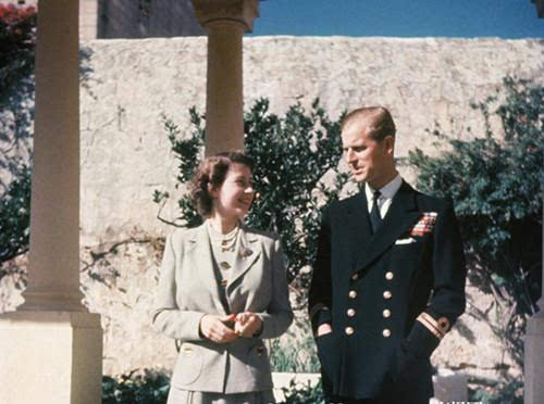 为什么英国还保留着英国皇室呢,英国王室为什么能延续千年