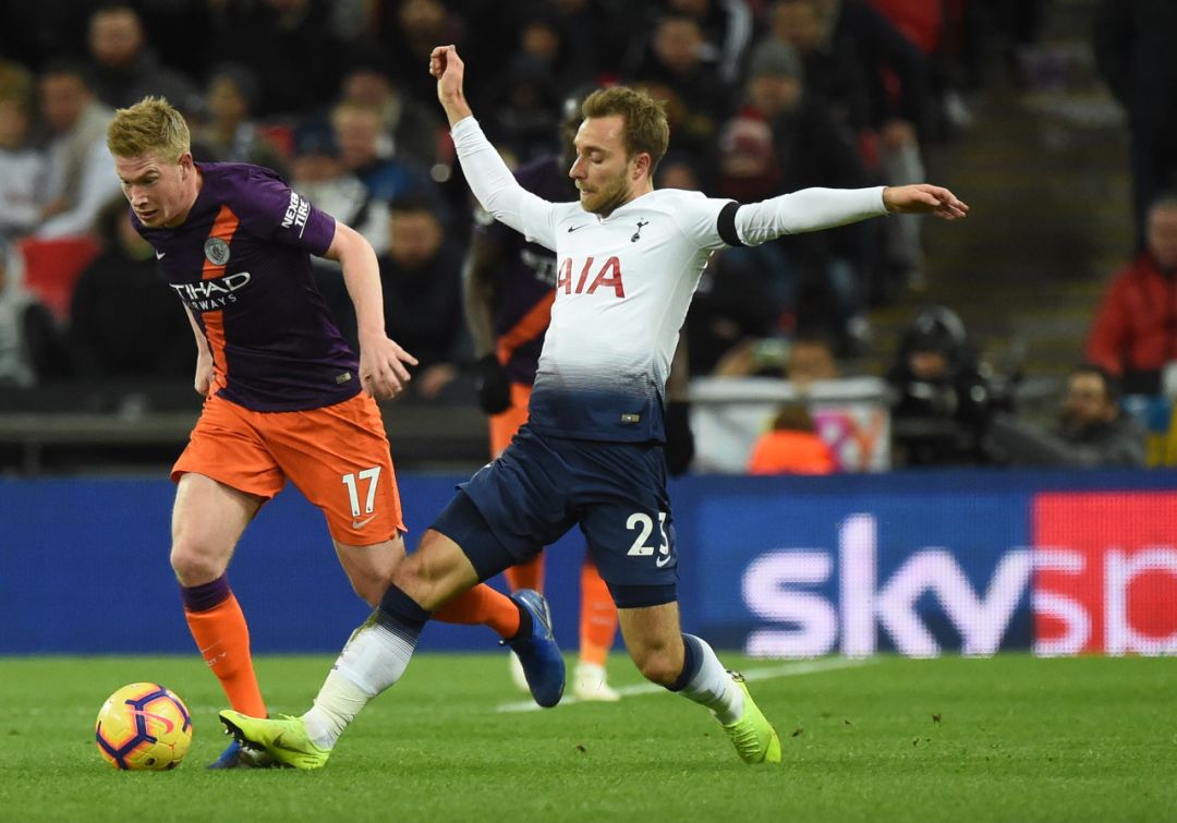 回顾前59次欧冠决赛精彩瞬间,10年欧冠决赛足球记忆