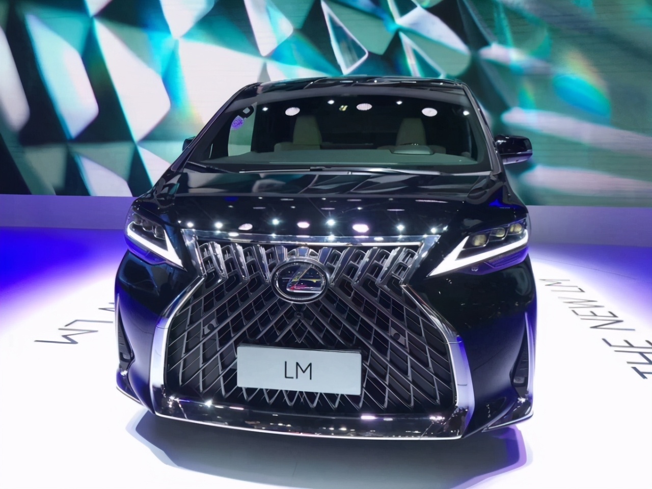 丰田霸道价位在35万左右是哪款,22款丰田霸道2.7港口最新行情