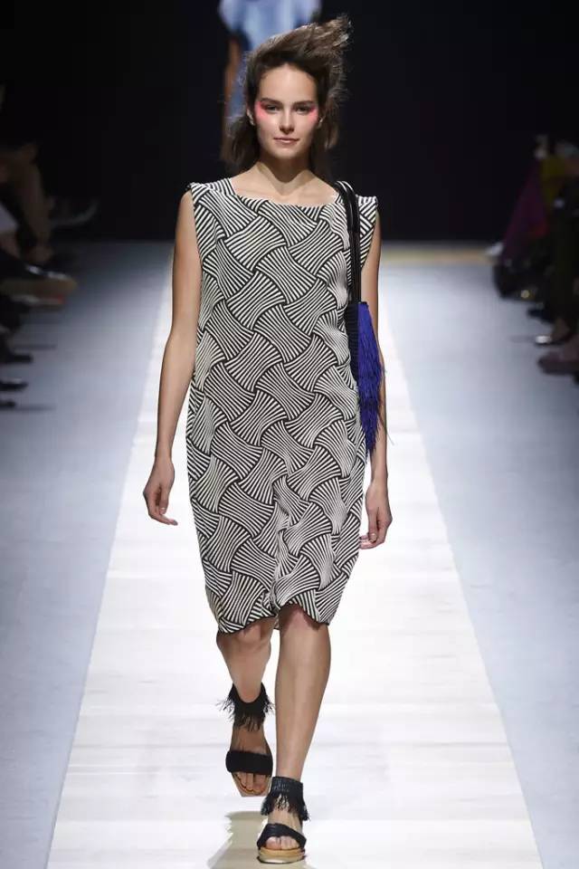 三宅一生——褶皱里的世界「北京新易设计坊」