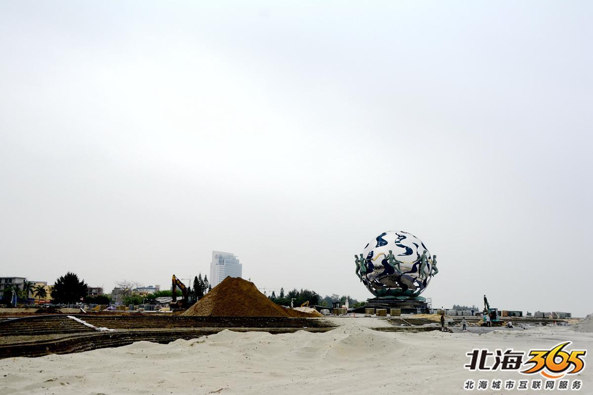 档次提升!北海新“潮”雕初见规模,台阶向海延伸呈现波浪形