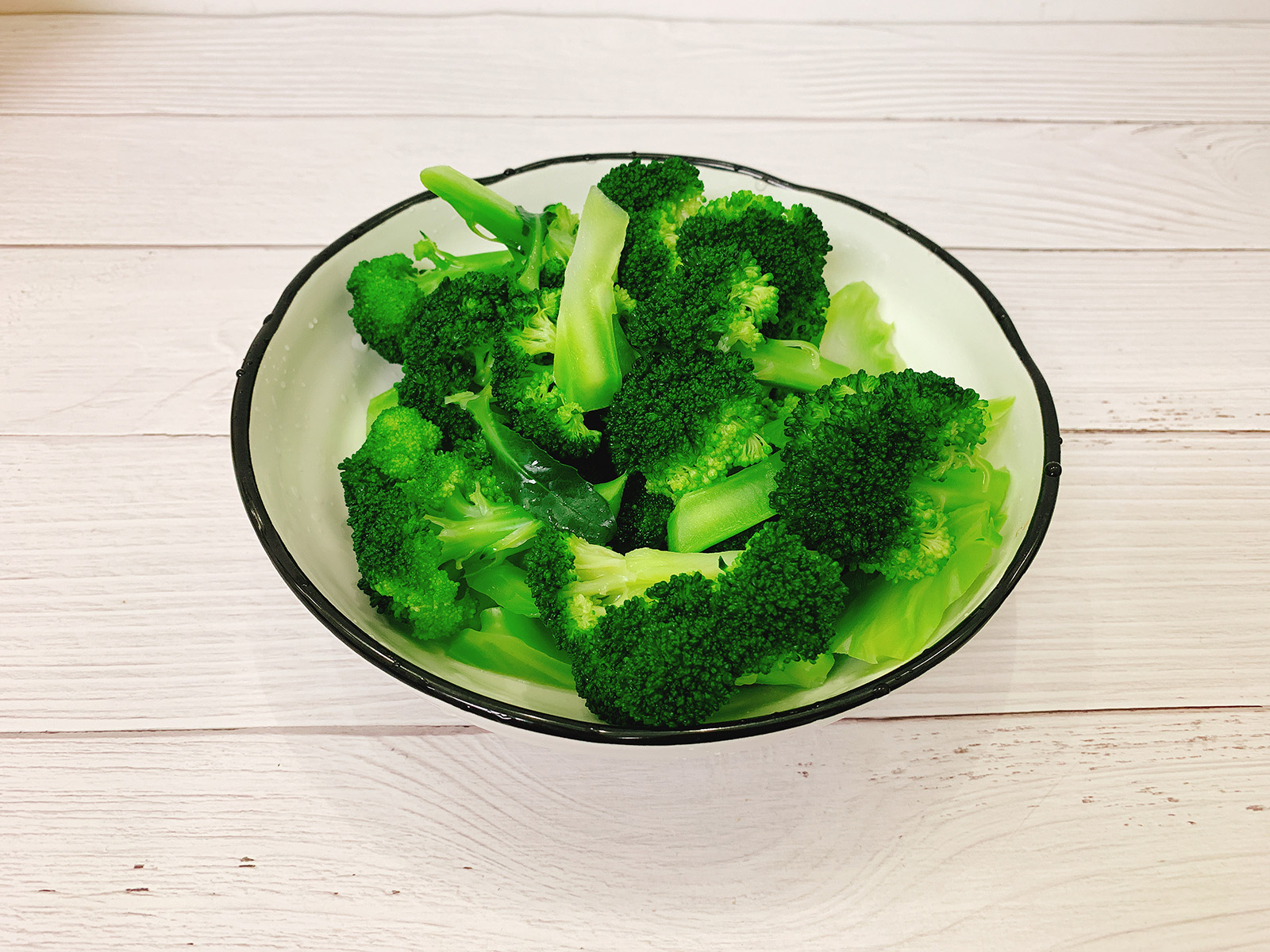 清炒西兰花需要先焯水吗,炒西兰花千万别焯水大厨教你一招