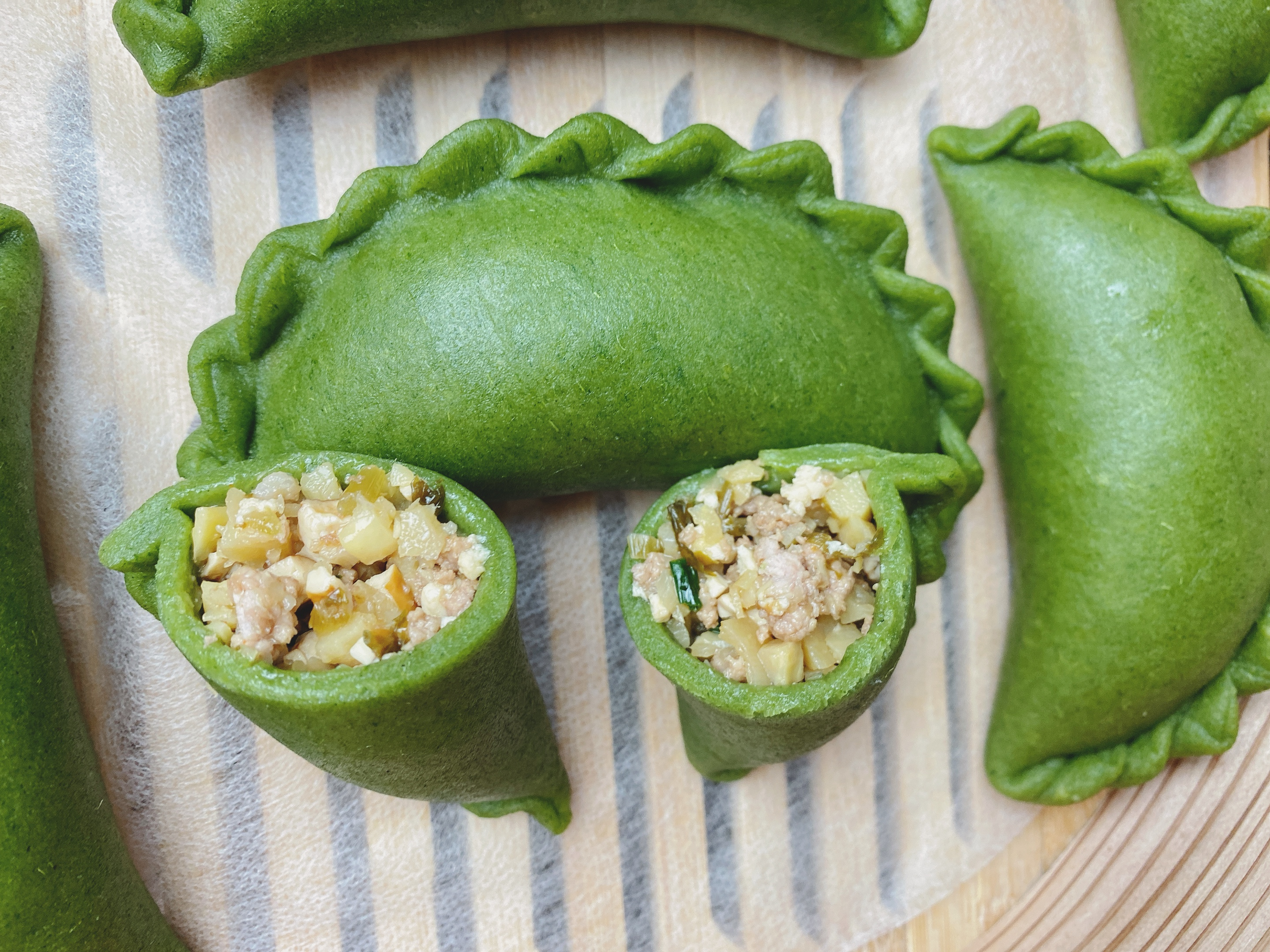 青团王者级吃法,青团怎么做才翠绿又q弹