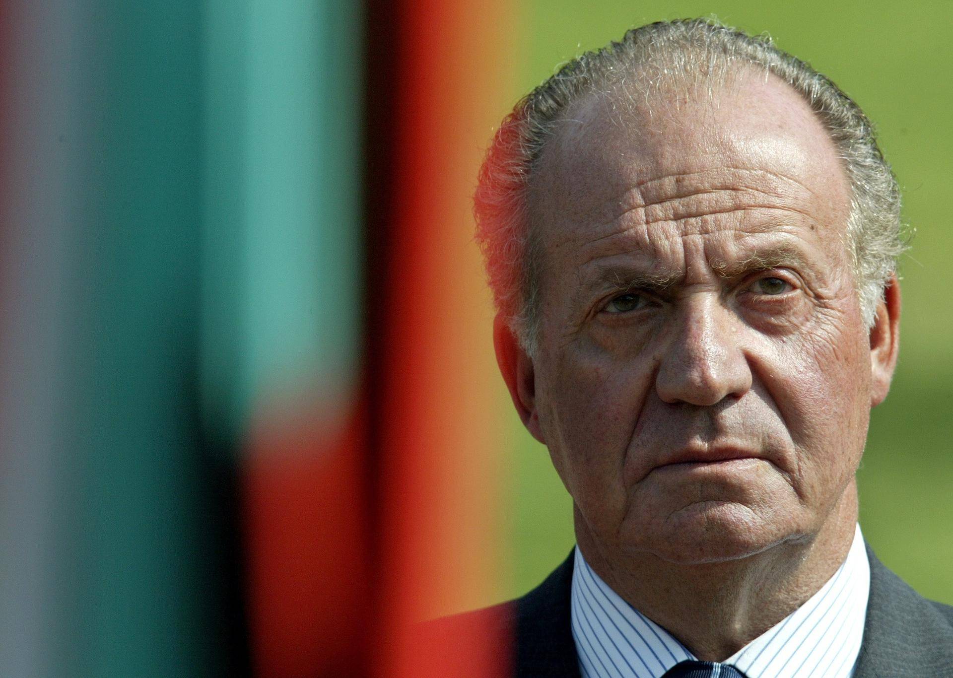 下葬36年后坟墓被刨开,下葬36年坟墓被刨开