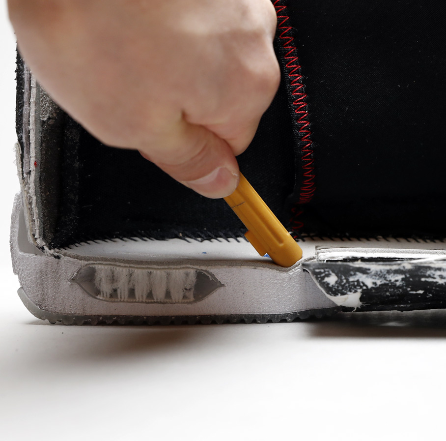 剖开中底寻真相，AJ33卡脚原因大揭秘