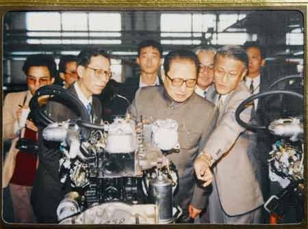 闲话江铃，稀里糊涂入行造车，八几年狂亏五千多万差点少年夭折