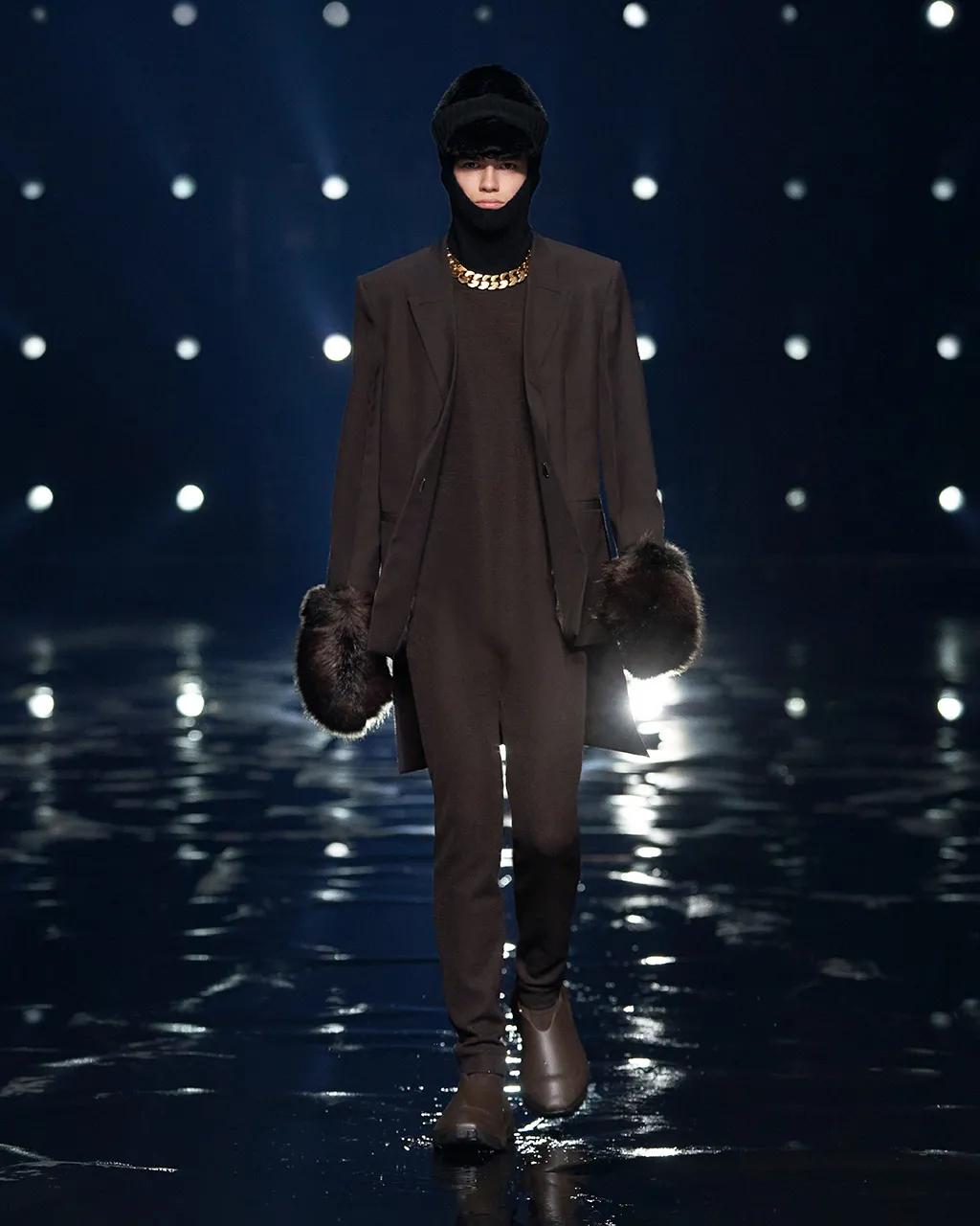 yeezygap美国首发,yeezygap国内外版本一样吗