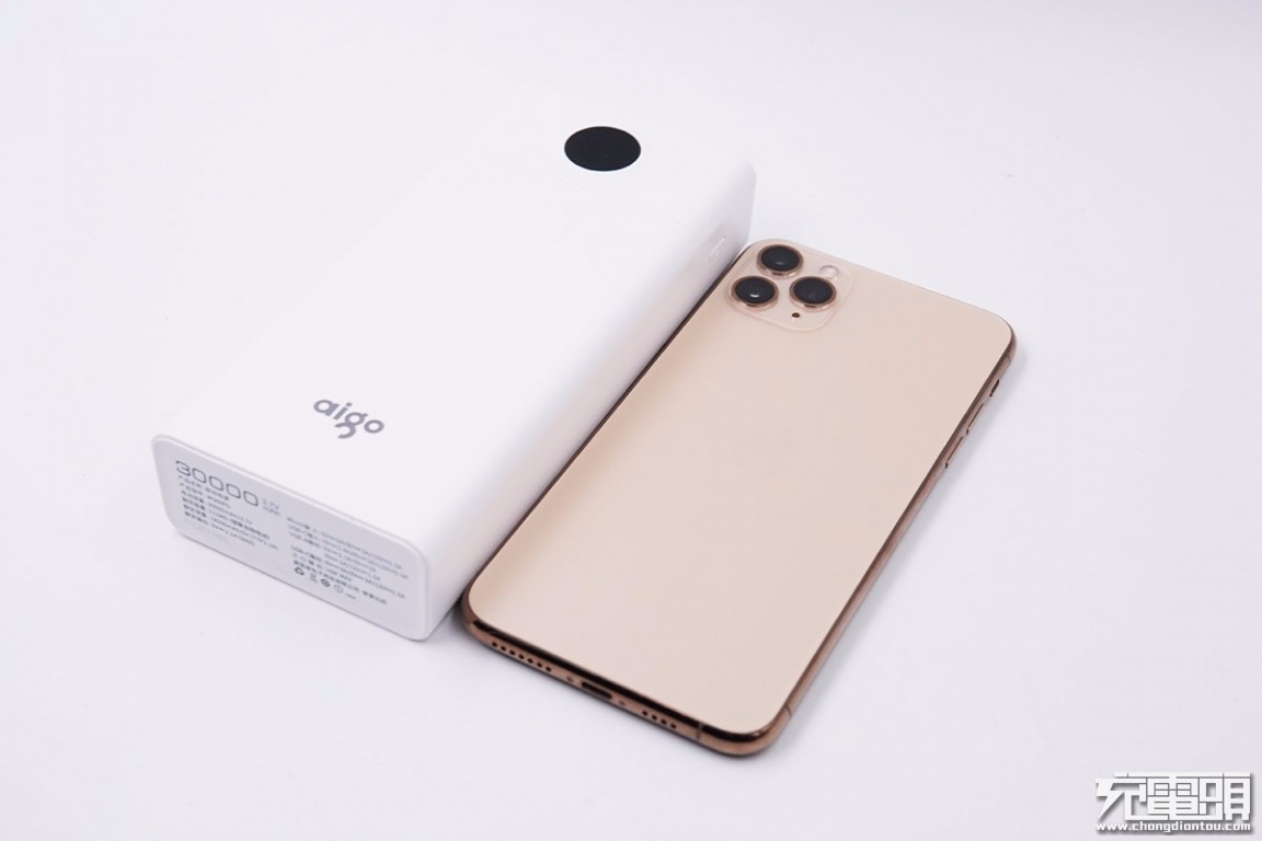 拆解aigo充电宝,aigo2000充电宝拆解