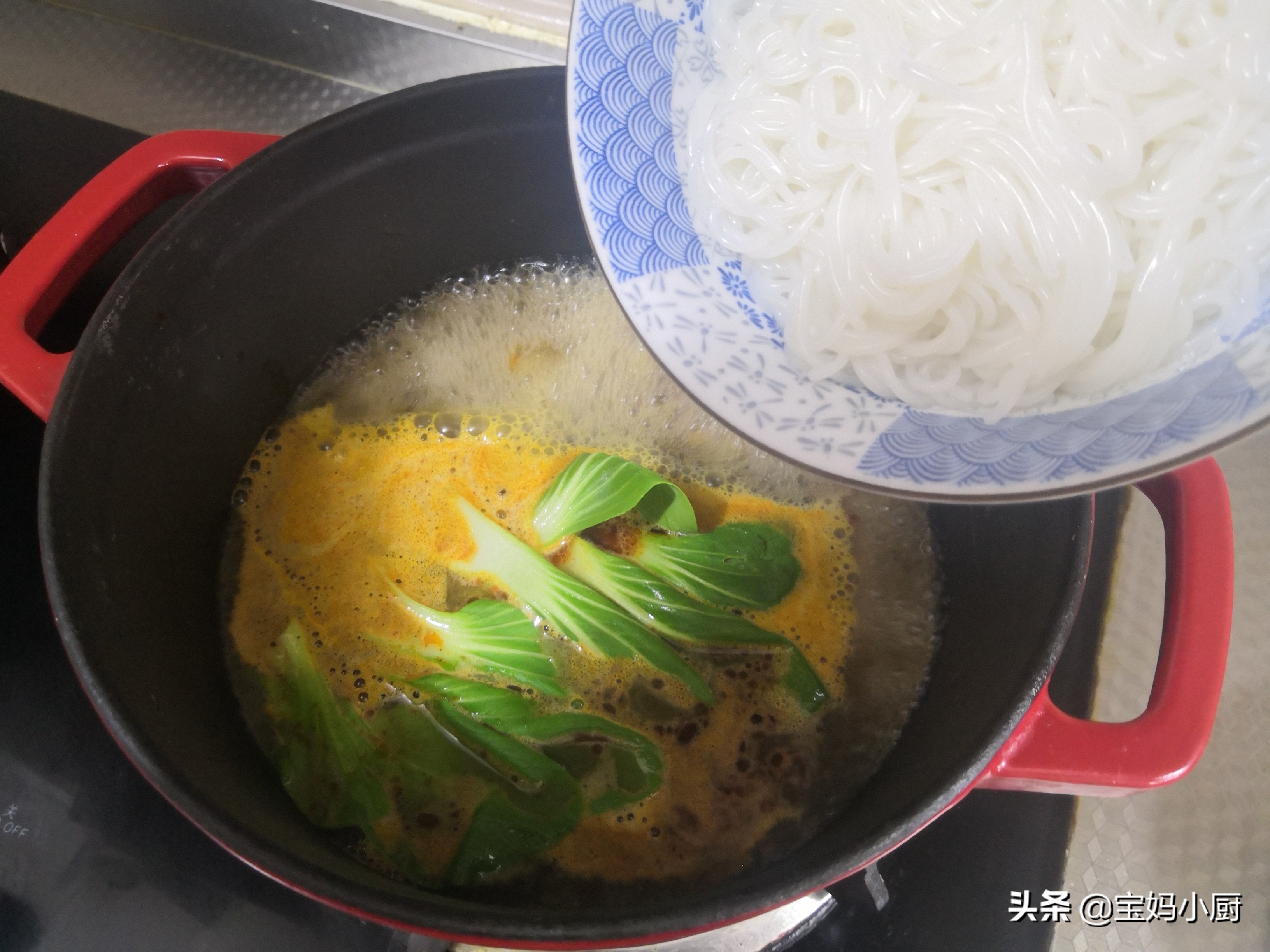 广西螺蛳粉出圈,怎么样能做出好吃又臭的螺蛳粉