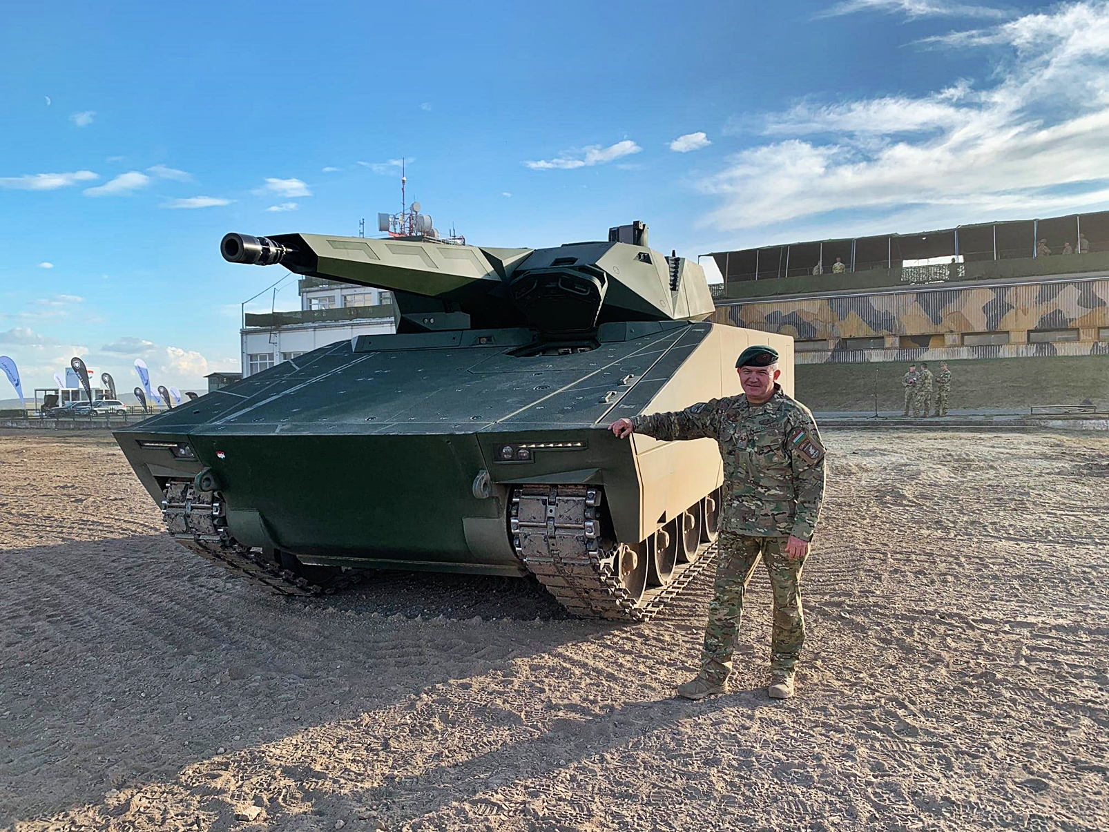 世界上防护能力最强的装甲车,最新山猫kf41步兵战车