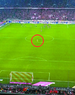 诺伊尔扑球门死角,诺伊尔扣球转身