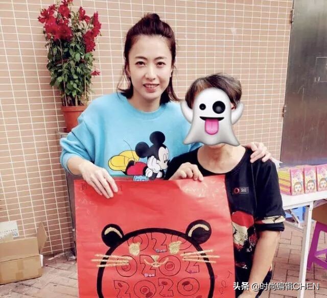 刘銮雄娇妻甘比做义工,刘銮雄携娇妻恩爱亮相