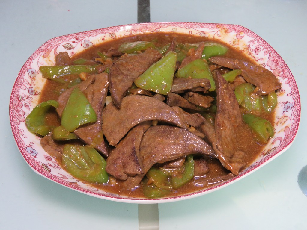 青椒猪肝要加酱油吗,青椒猪肝要不要过一下水