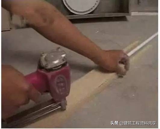 家装电路插座施工布线图解,三室两厅家装电路施工布线图解